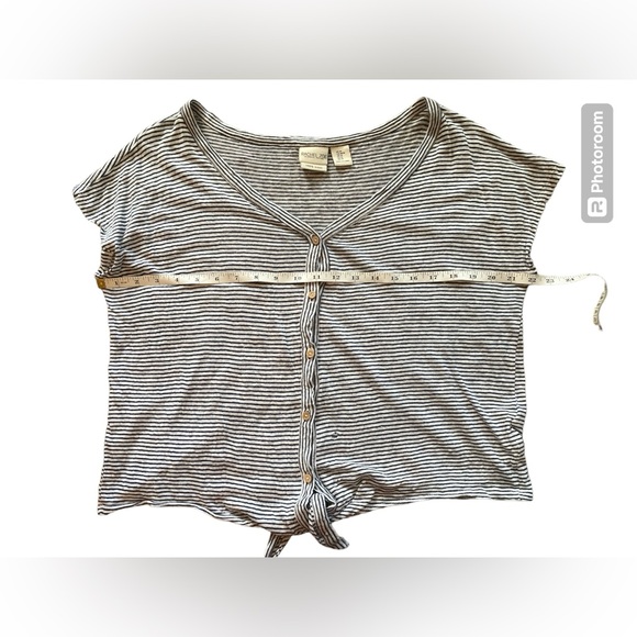 Rachel Zoe 100% Linen Button & Tie front Top. Size Medium. - Picture 6 of 12